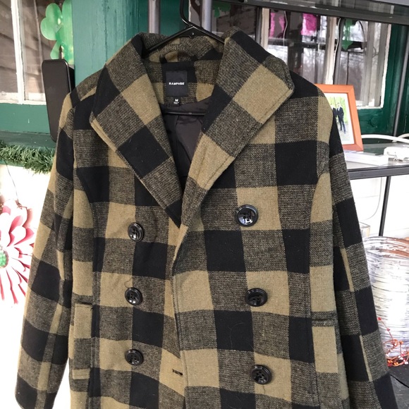 Green and black plaid jacket - Picture 1 of 7